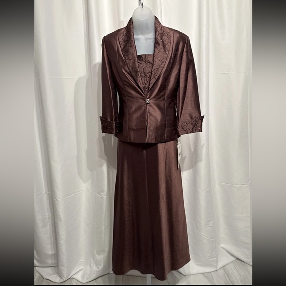 Jessica Howard Dresses & Skirts - Jessica Howard  2 Piece Formal Suit Set Size 6 Brown Embroidered NWT